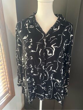Big Dart Abstract Face Print Black & White Viscose Button-Up Blouse